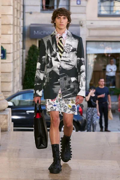 Look 8